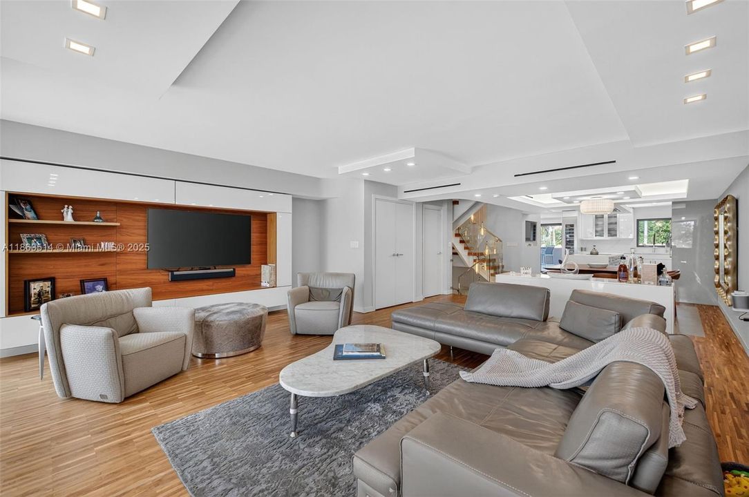 For Sale: $1,993,000 (3 beds, 3 baths, 2844 Square Feet)