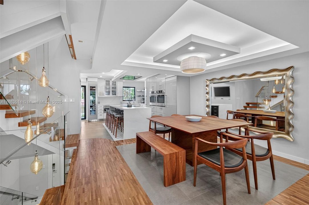 For Sale: $1,993,000 (3 beds, 3 baths, 2844 Square Feet)