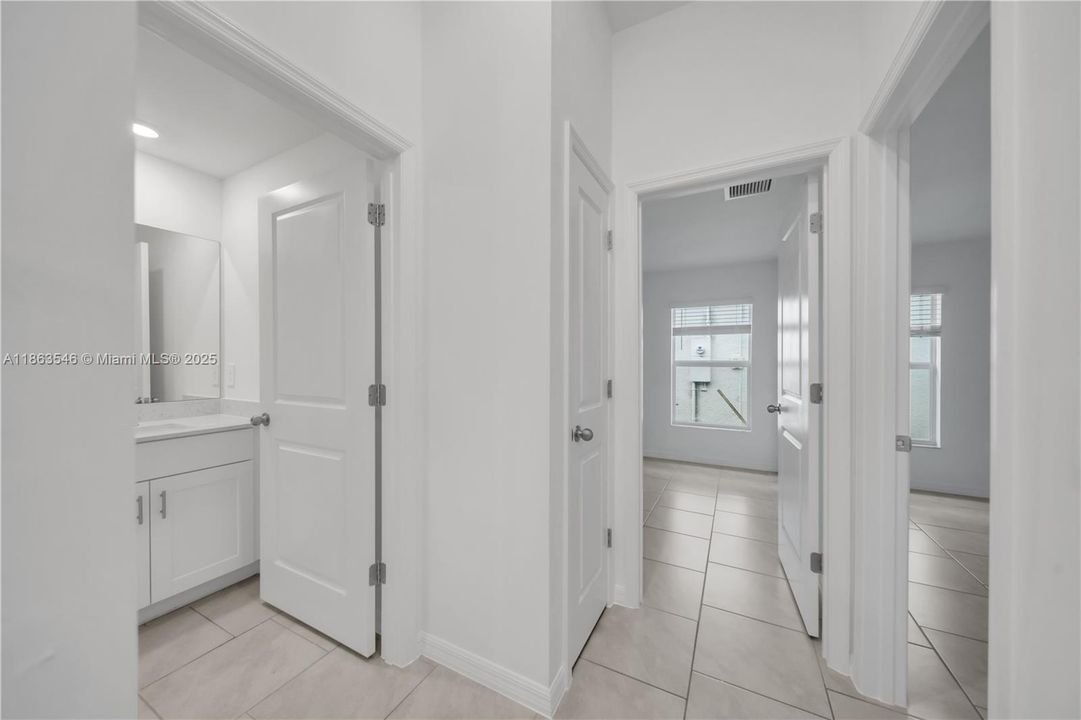 В аренду: $2,300 (3 спален, 2 ванн, 1448 Квадратных фут)