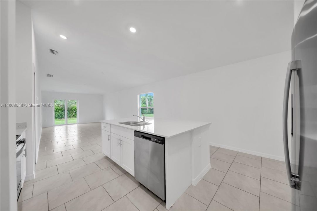 В аренду: $2,300 (3 спален, 2 ванн, 1448 Квадратных фут)