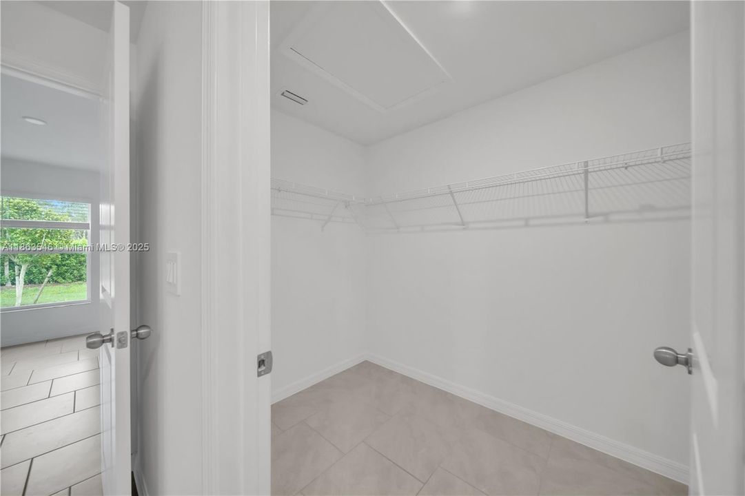 В аренду: $2,300 (3 спален, 2 ванн, 1448 Квадратных фут)