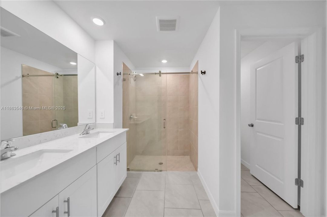 В аренду: $2,300 (3 спален, 2 ванн, 1448 Квадратных фут)