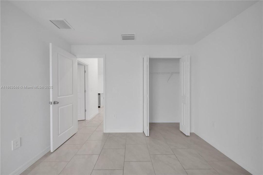 В аренду: $2,300 (3 спален, 2 ванн, 1448 Квадратных фут)