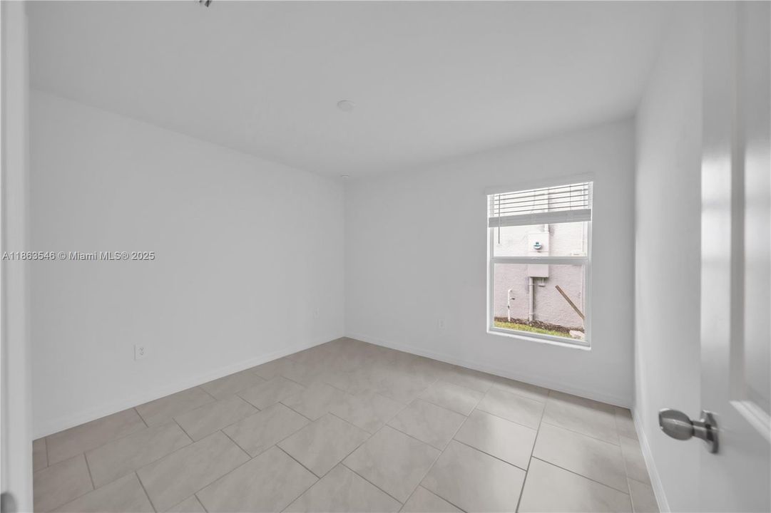 В аренду: $2,300 (3 спален, 2 ванн, 1448 Квадратных фут)