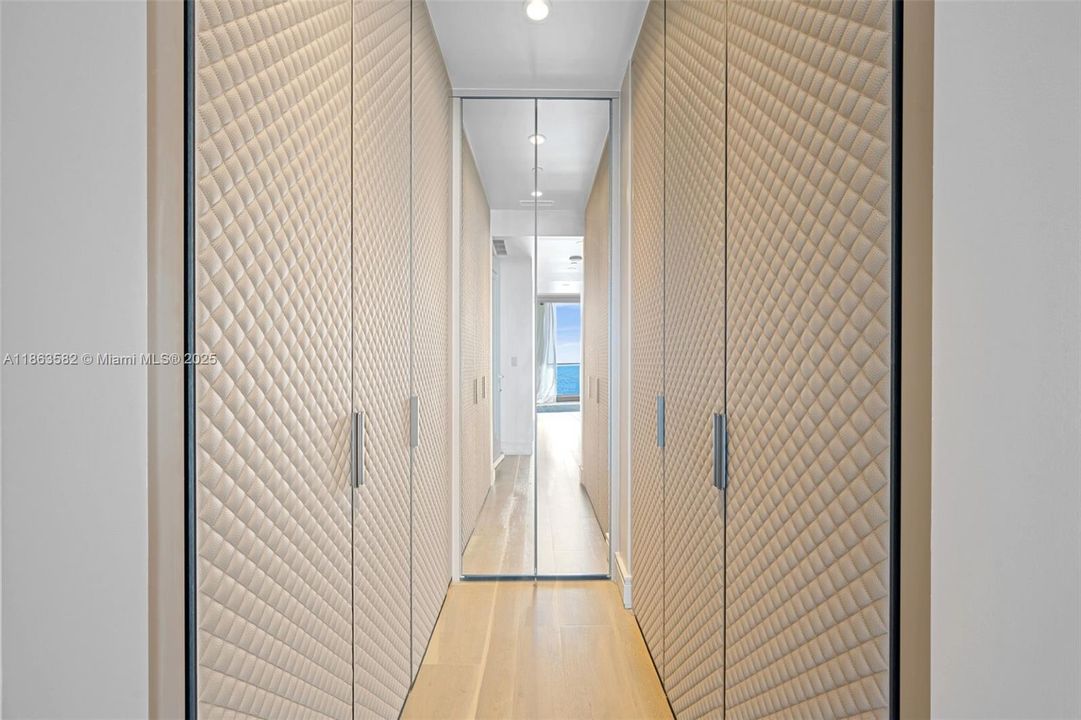 En Renta: $42,000 (4 camas, 5 baños, 2987 Pies cuadrados)