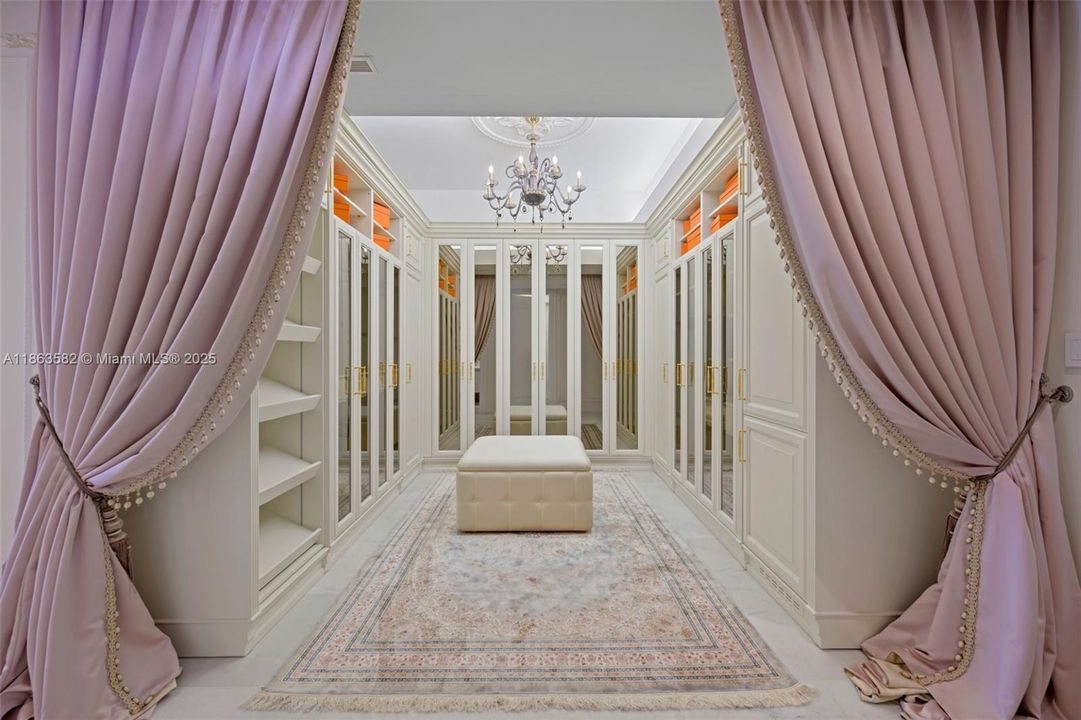 En Renta: $42,000 (4 camas, 5 baños, 2987 Pies cuadrados)