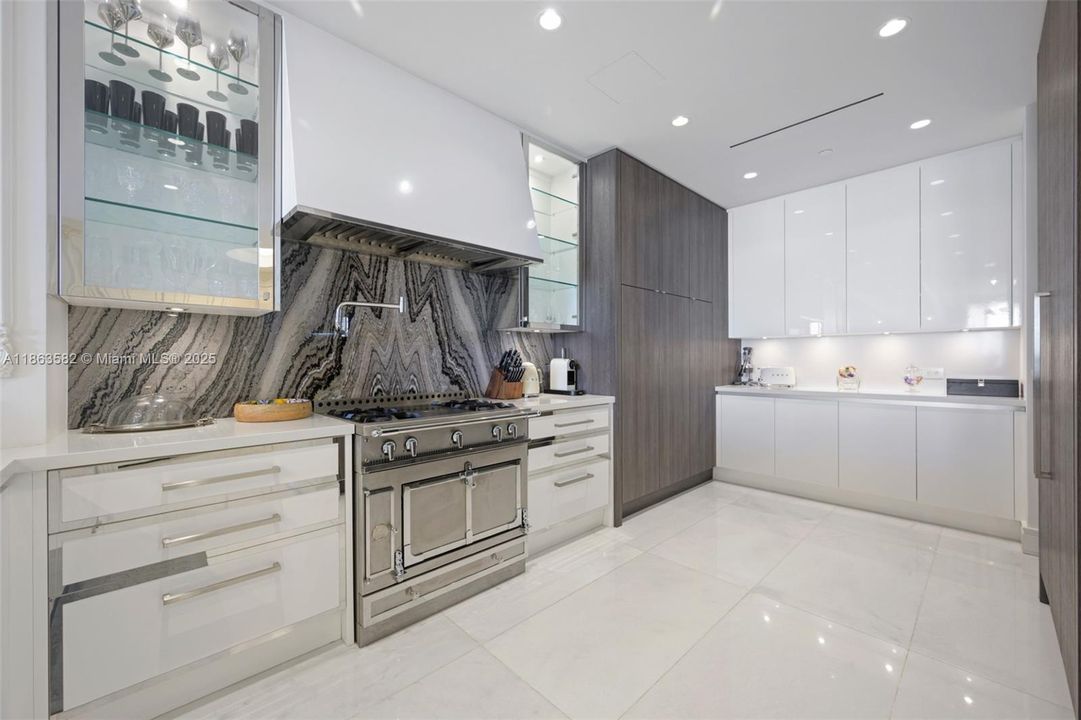 En Renta: $42,000 (4 camas, 5 baños, 2987 Pies cuadrados)