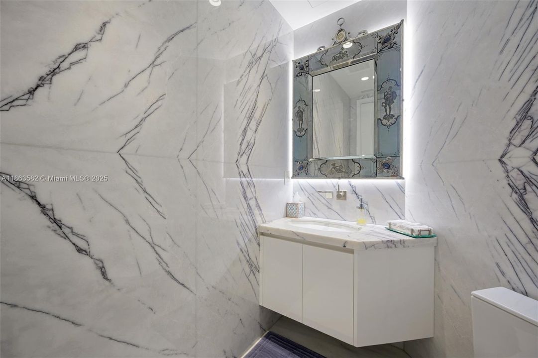 En Renta: $42,000 (4 camas, 5 baños, 2987 Pies cuadrados)