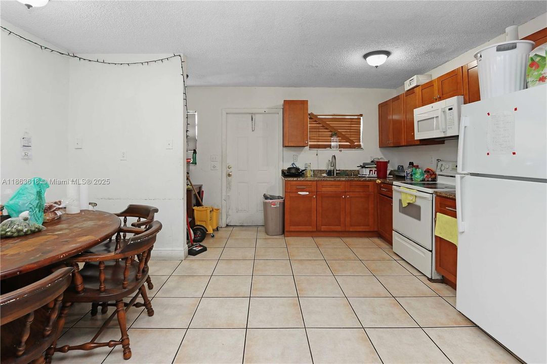 На продажу: $550,000 (0 спален, 0 ванн, 2100 Квадратных фут)