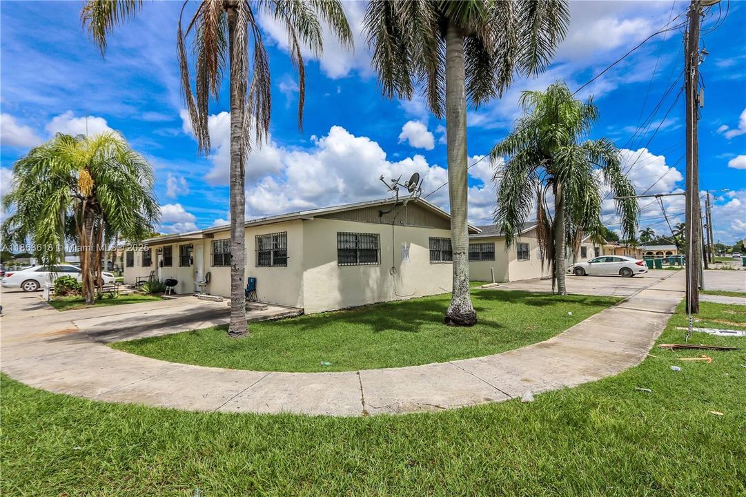 На продажу: $550,000 (0 спален, 0 ванн, 2100 Квадратных фут)