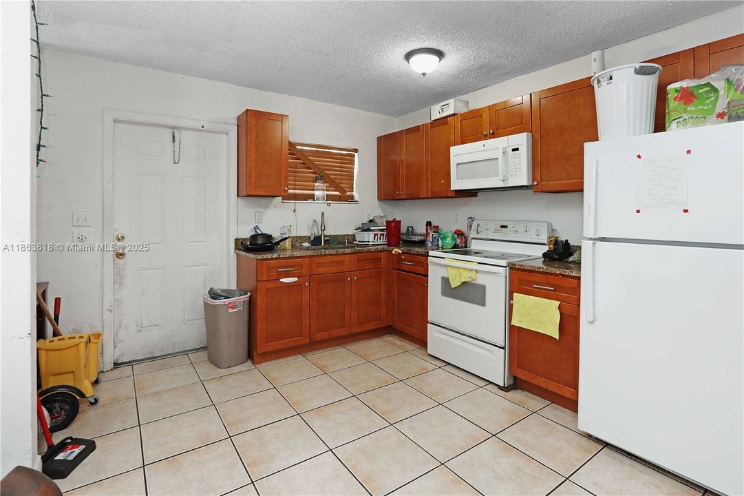 На продажу: $550,000 (0 спален, 0 ванн, 2100 Квадратных фут)