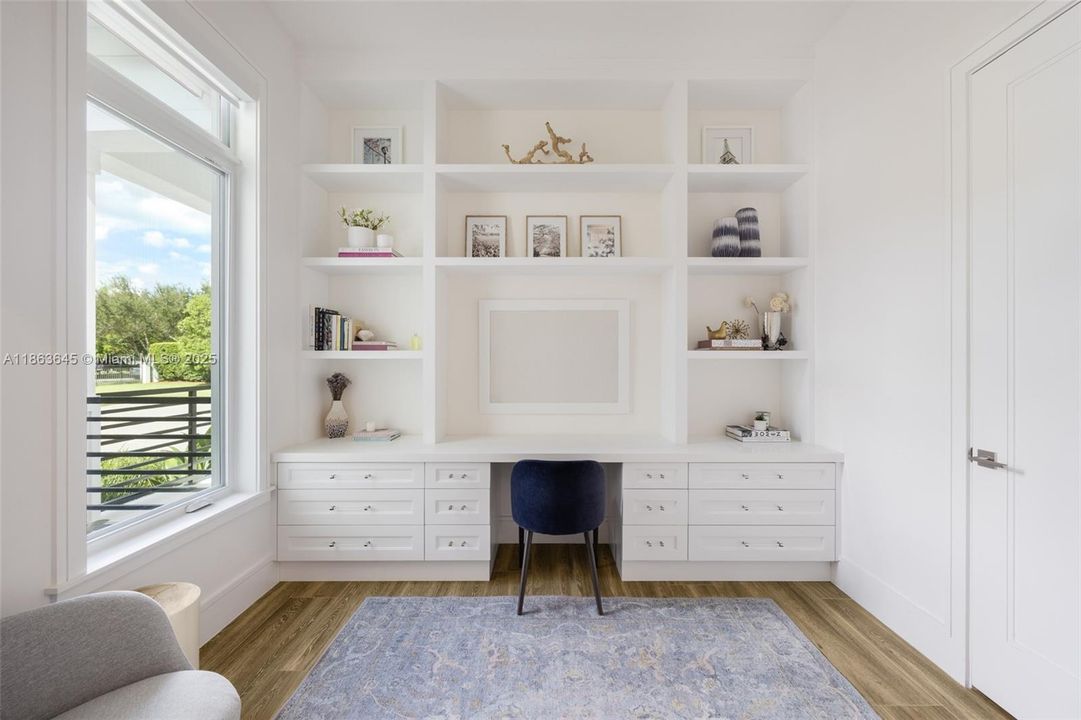 最近售出: $6,995,000 (6 贝兹, 7 浴室, 5961 平方英尺)