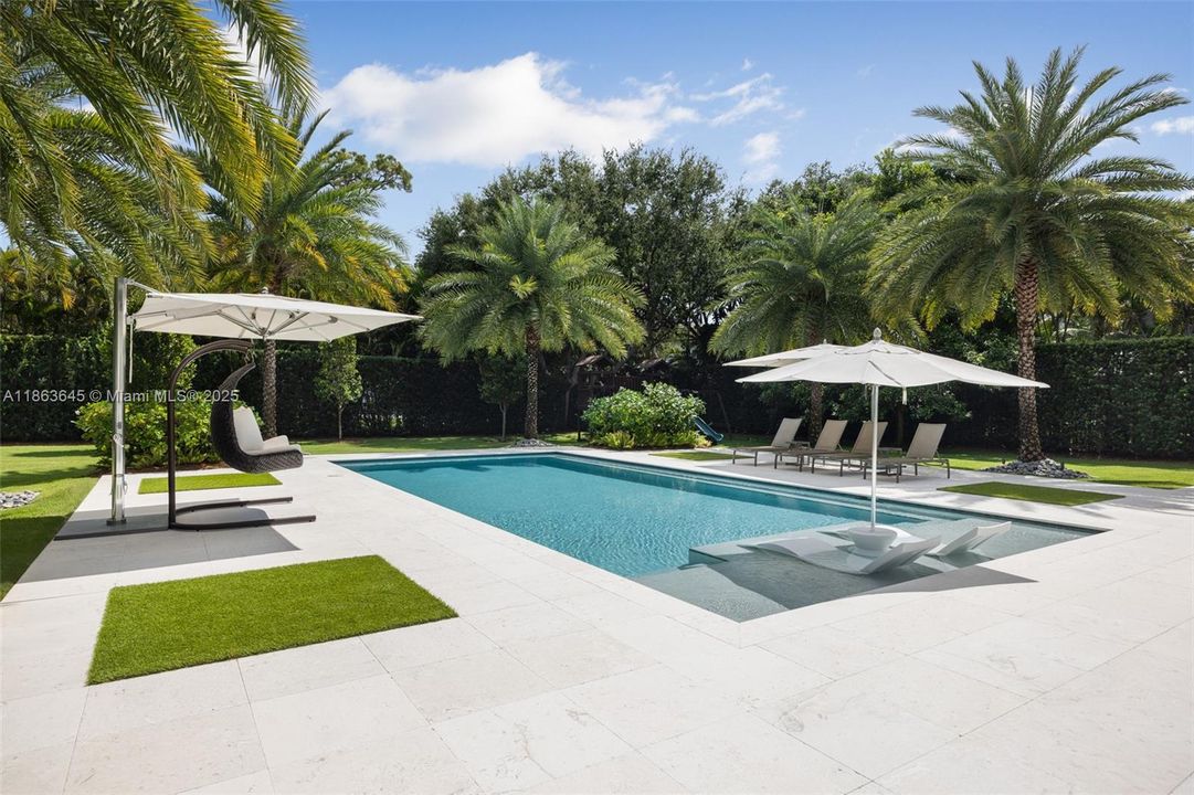 最近售出: $6,995,000 (6 贝兹, 7 浴室, 5961 平方英尺)