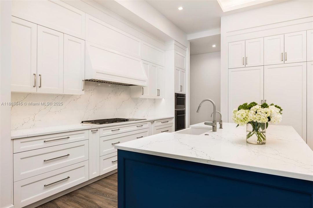 最近售出: $6,995,000 (6 贝兹, 7 浴室, 5961 平方英尺)