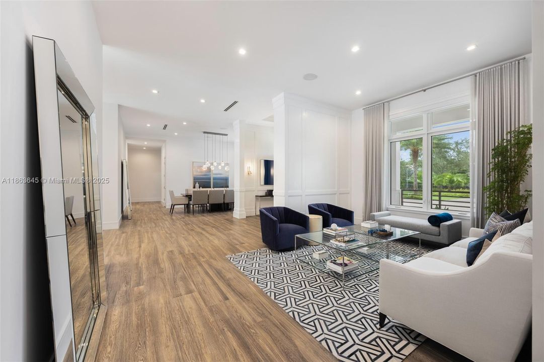 最近售出: $6,995,000 (6 贝兹, 7 浴室, 5961 平方英尺)