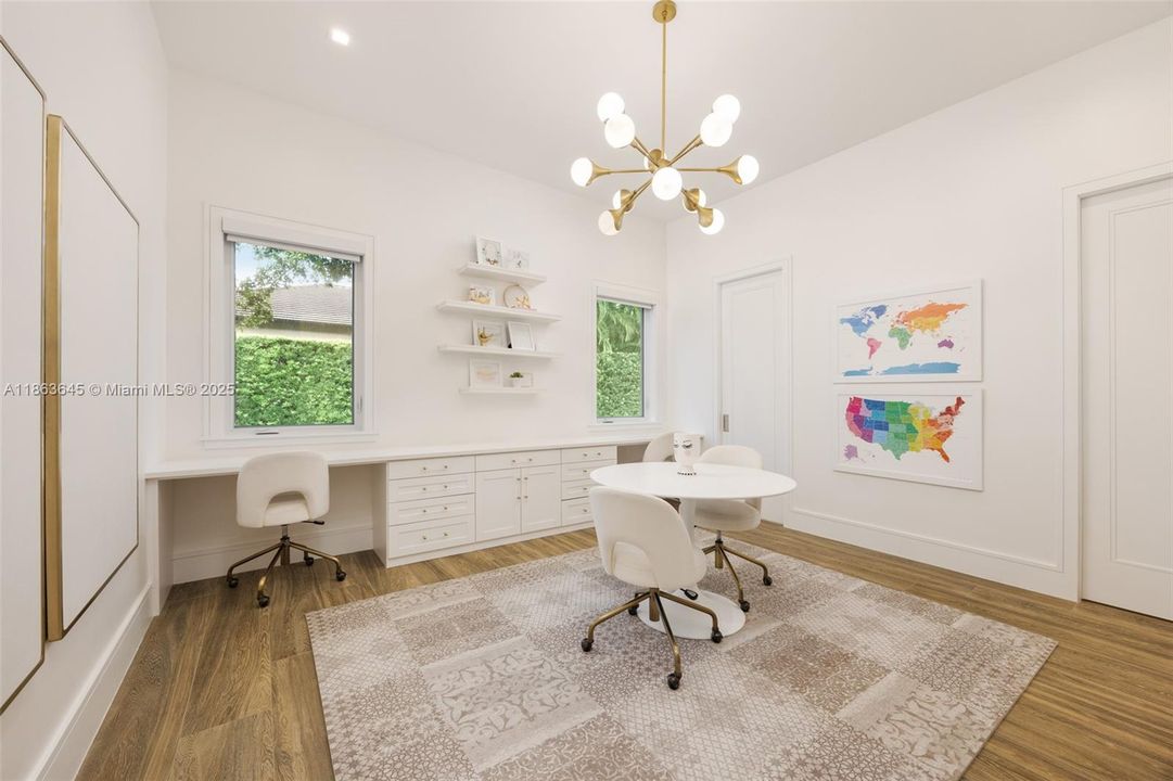 最近售出: $6,995,000 (6 贝兹, 7 浴室, 5961 平方英尺)