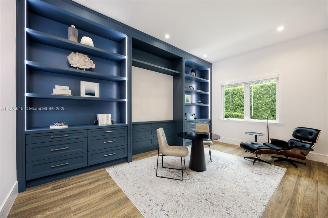 最近售出: $6,995,000 (6 贝兹, 7 浴室, 5961 平方英尺)