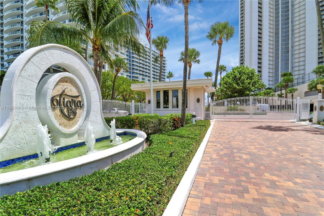 Entrance, 24-hour staffed gate