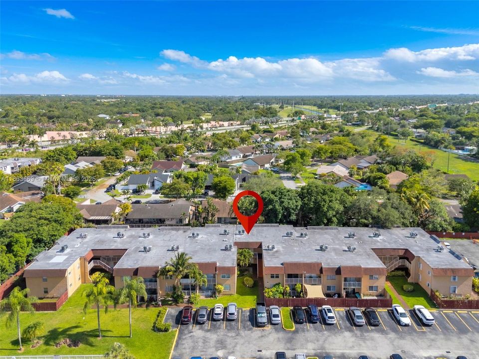 最近售出: $255,000 (1 贝兹, 1 浴室, 755 平方英尺)