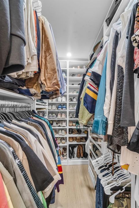 最近售出: $255,000 (1 贝兹, 1 浴室, 755 平方英尺)