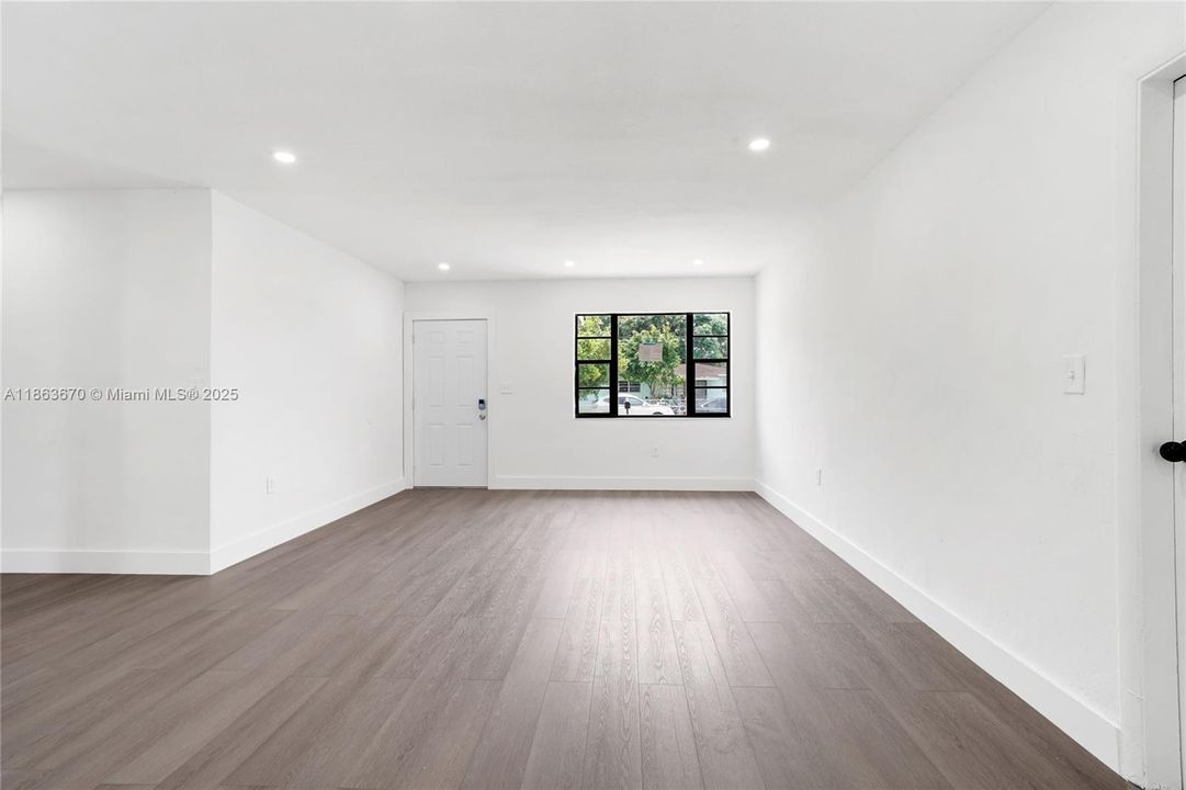 Activo con contrato: $499,900 (3 camas, 2 baños, 1356 Pies cuadrados)