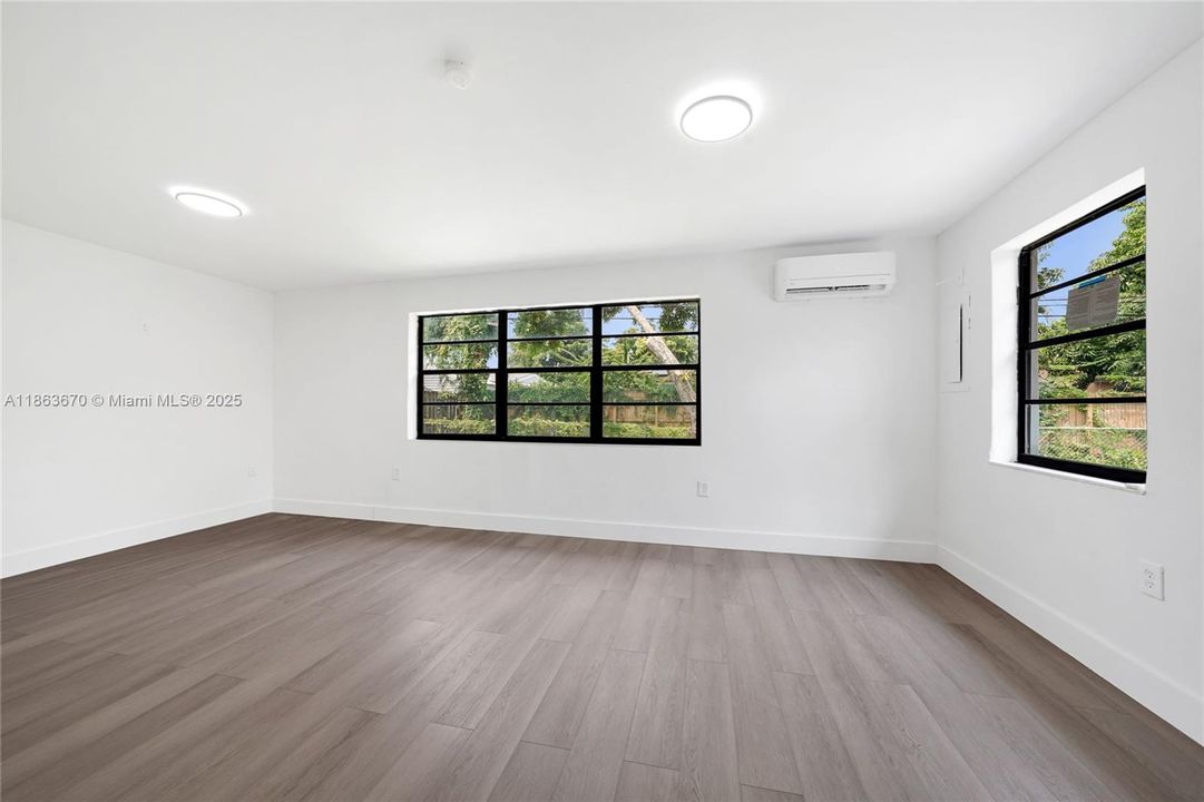 Activo con contrato: $499,900 (3 camas, 2 baños, 1356 Pies cuadrados)