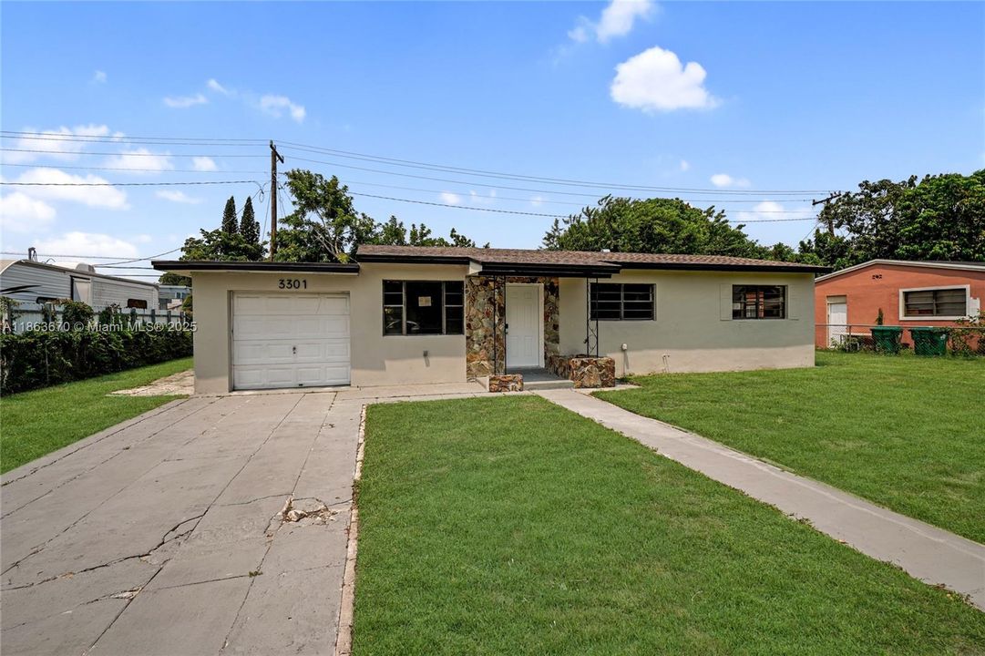 Activo con contrato: $499,900 (3 camas, 2 baños, 1356 Pies cuadrados)