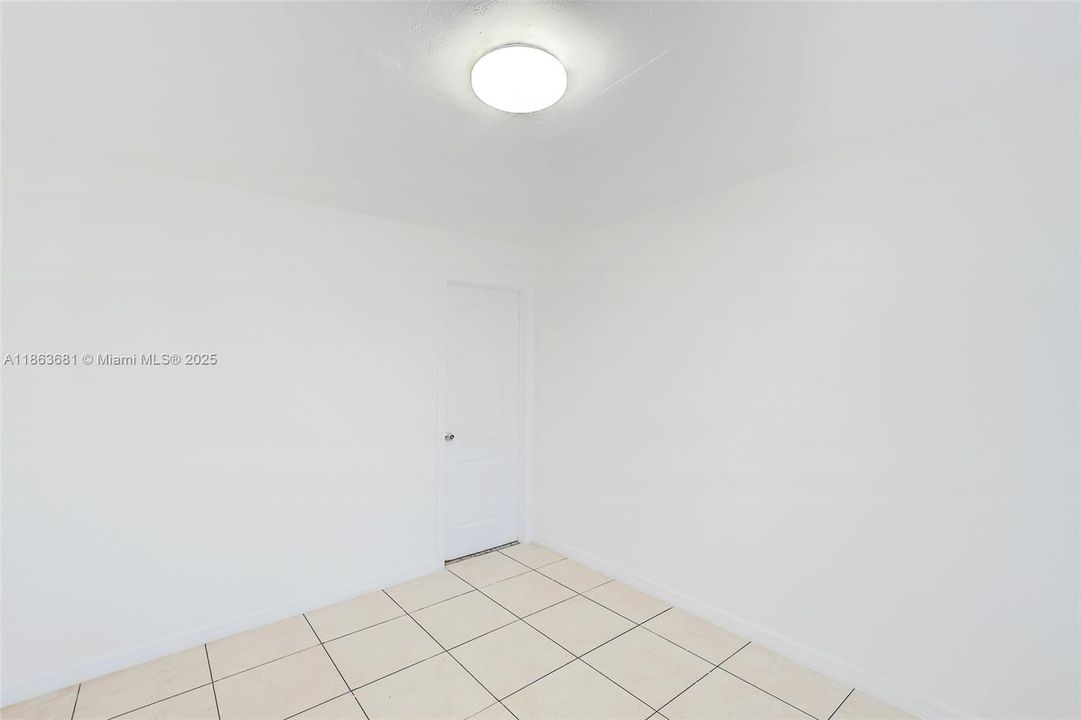 В аренду: $1,200 (0 спален, 0 ванн, 0 Квадратных фут)