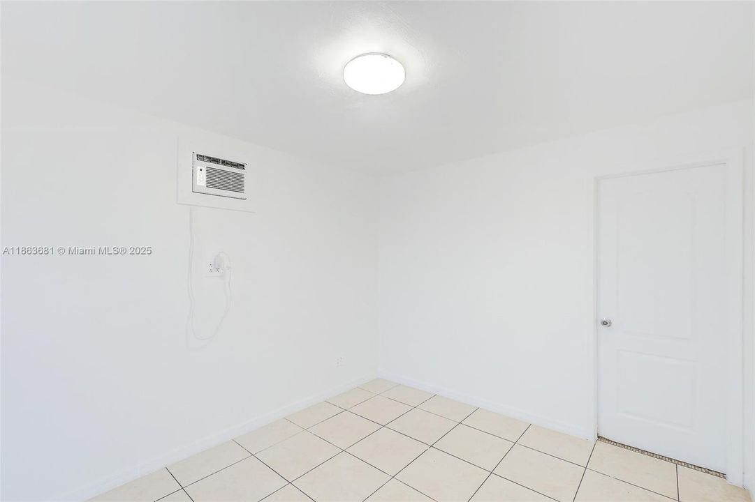 В аренду: $1,200 (0 спален, 0 ванн, 0 Квадратных фут)