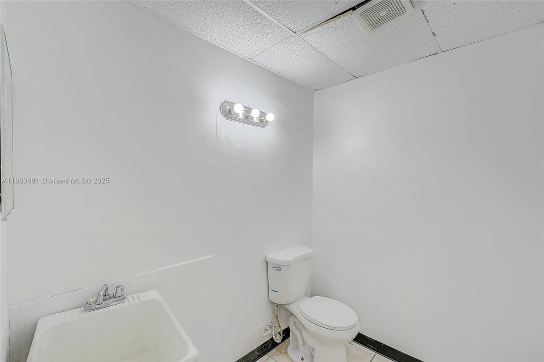 В аренду: $1,200 (0 спален, 0 ванн, 0 Квадратных фут)