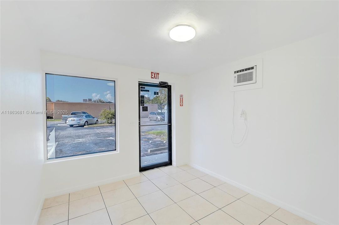 В аренду: $1,200 (0 спален, 0 ванн, 0 Квадратных фут)