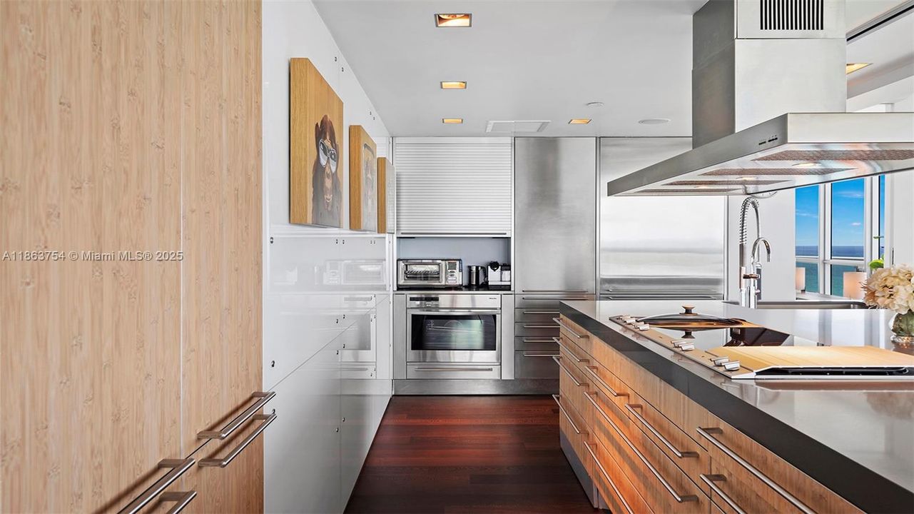 待售: $15,999,000 (3 贝兹, 3 浴室, 2521 平方英尺)