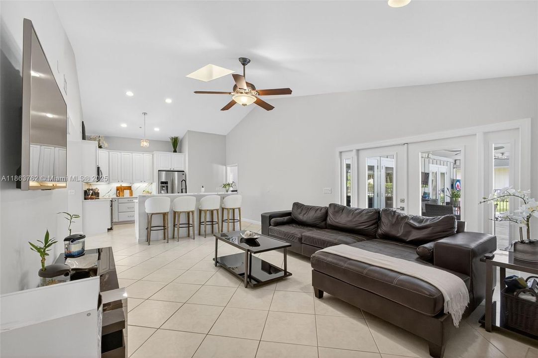 В аренду: $14,000 (4 спален, 2 ванн, 2413 Квадратных фут)