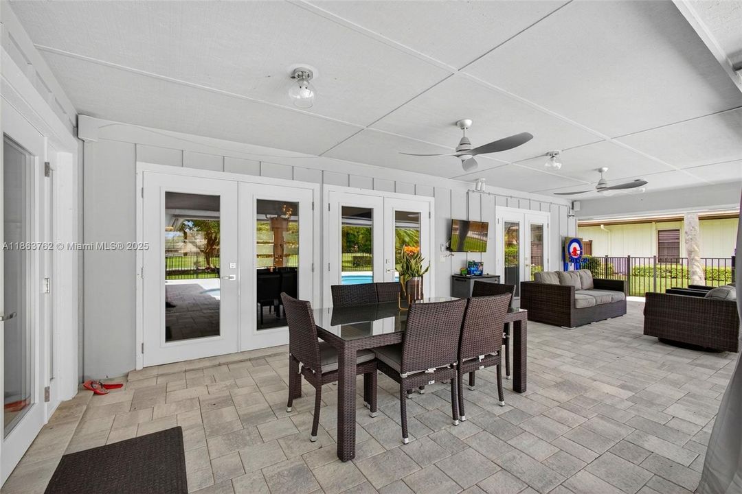 В аренду: $14,000 (4 спален, 2 ванн, 2413 Квадратных фут)