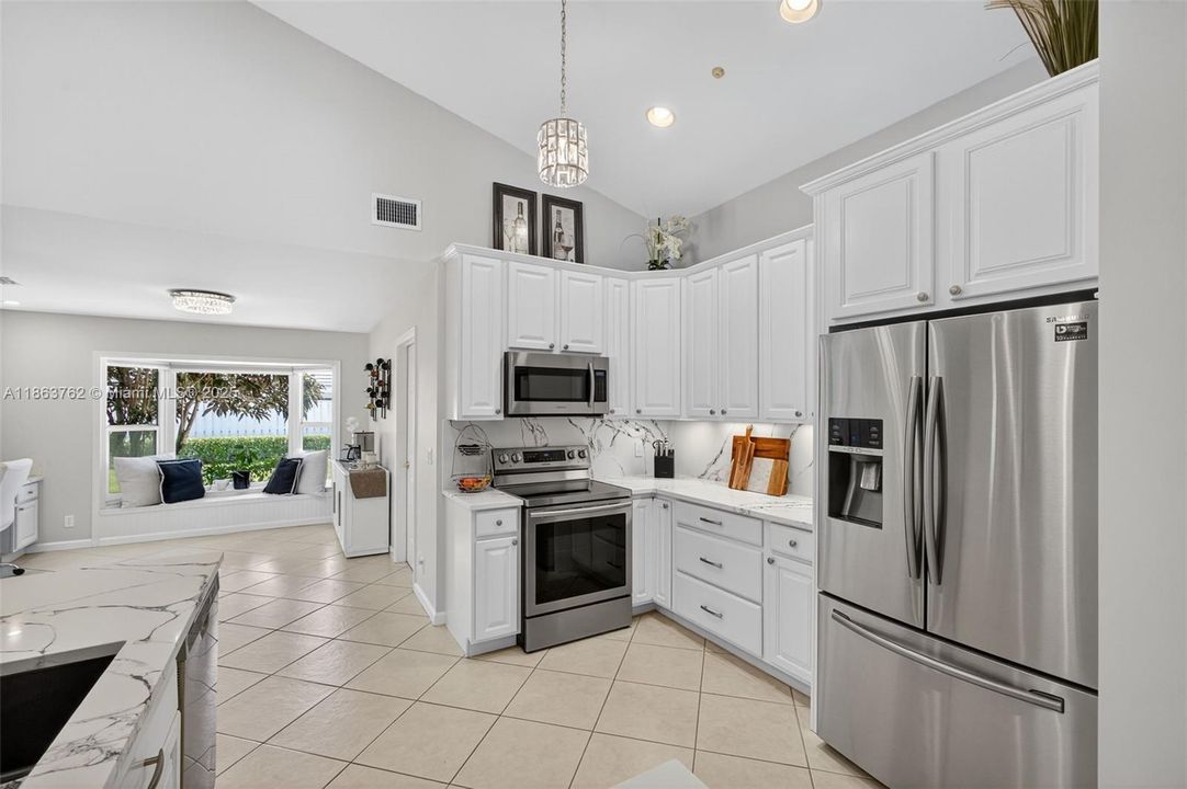 В аренду: $14,000 (4 спален, 2 ванн, 2413 Квадратных фут)