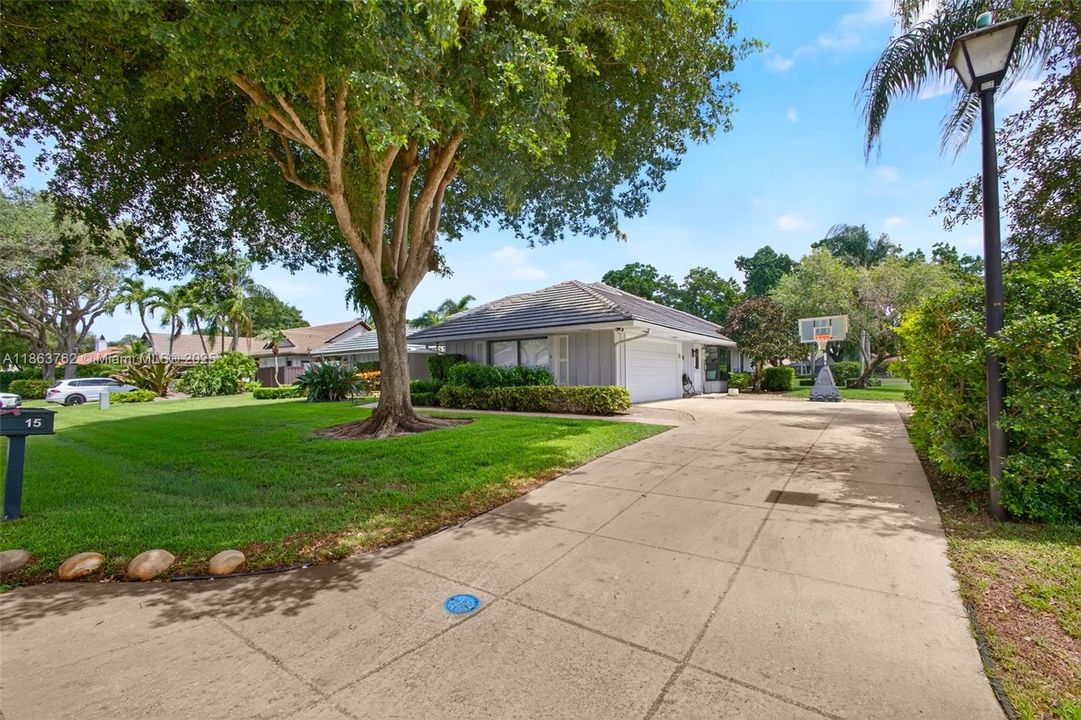 В аренду: $14,000 (4 спален, 2 ванн, 2413 Квадратных фут)