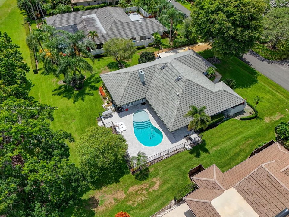 В аренду: $14,000 (4 спален, 2 ванн, 2413 Квадратных фут)