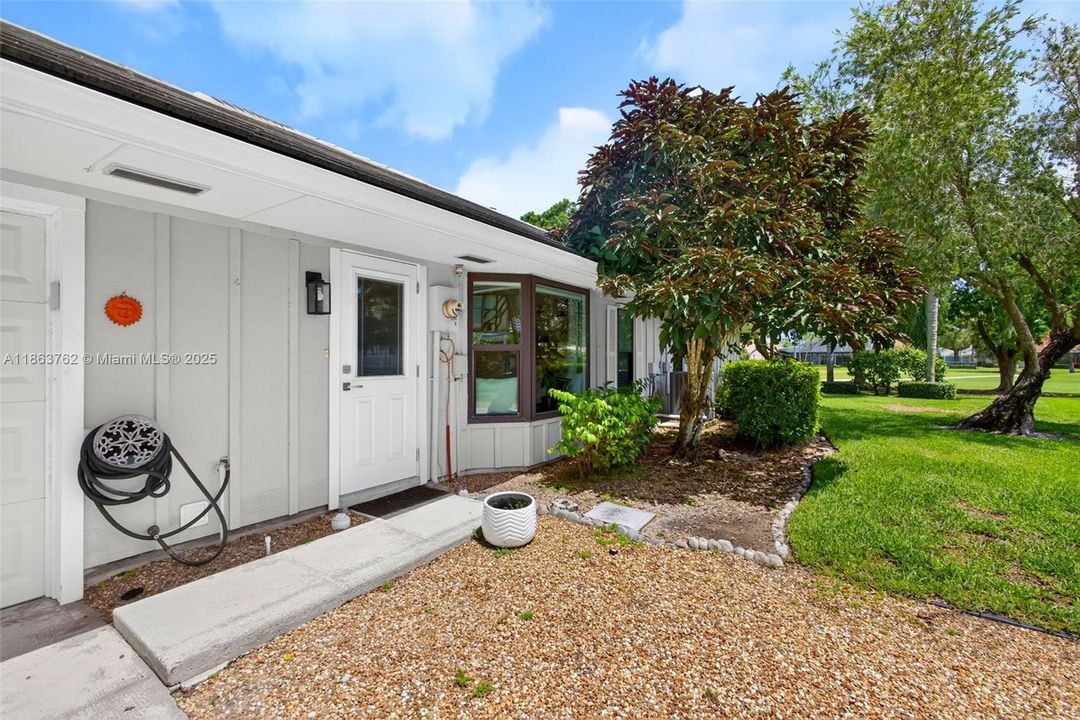 В аренду: $14,000 (4 спален, 2 ванн, 2413 Квадратных фут)