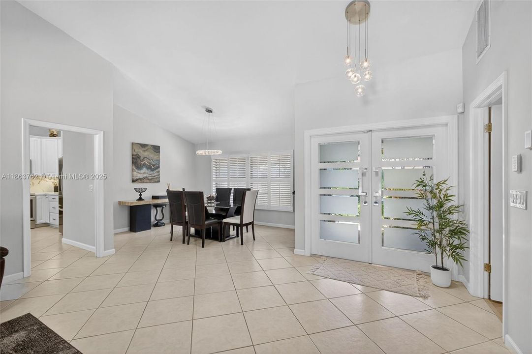 В аренду: $14,000 (4 спален, 2 ванн, 2413 Квадратных фут)