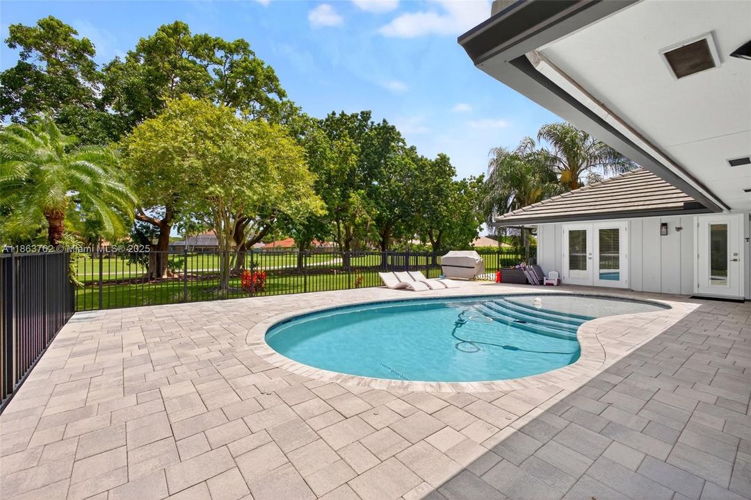 В аренду: $14,000 (4 спален, 2 ванн, 2413 Квадратных фут)