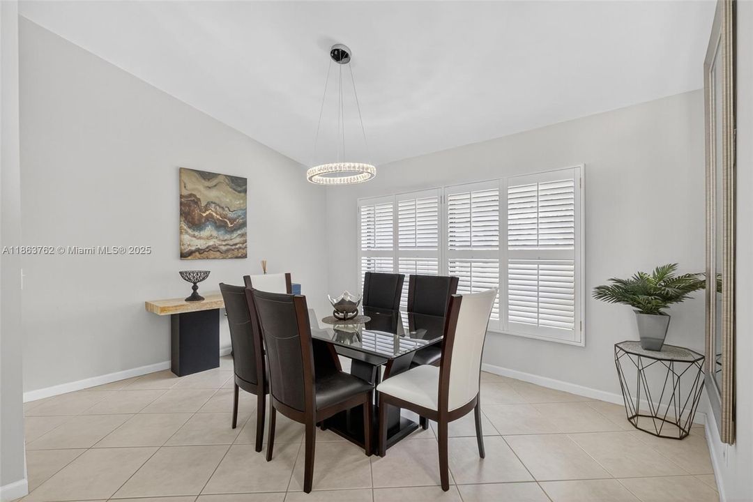 В аренду: $14,000 (4 спален, 2 ванн, 2413 Квадратных фут)