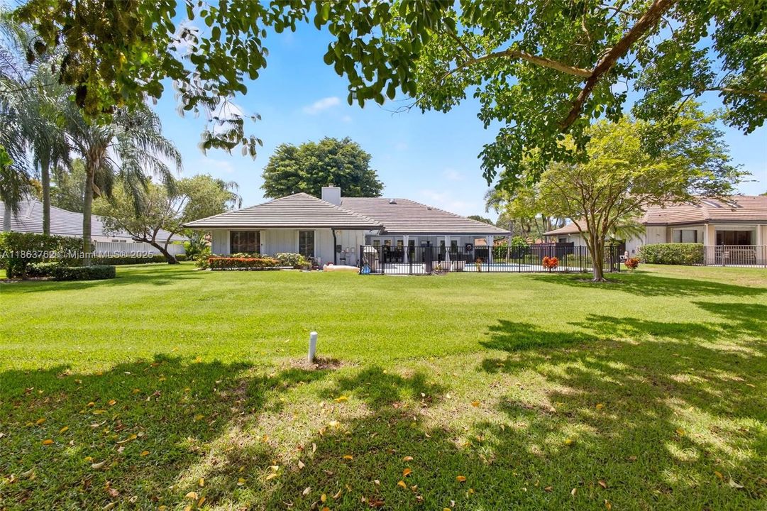 В аренду: $14,000 (4 спален, 2 ванн, 2413 Квадратных фут)