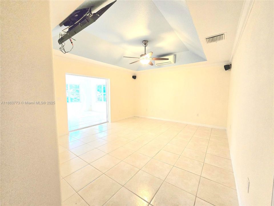 На продажу: $399,900 (3 спален, 3 ванн, 2118 Квадратных фут)