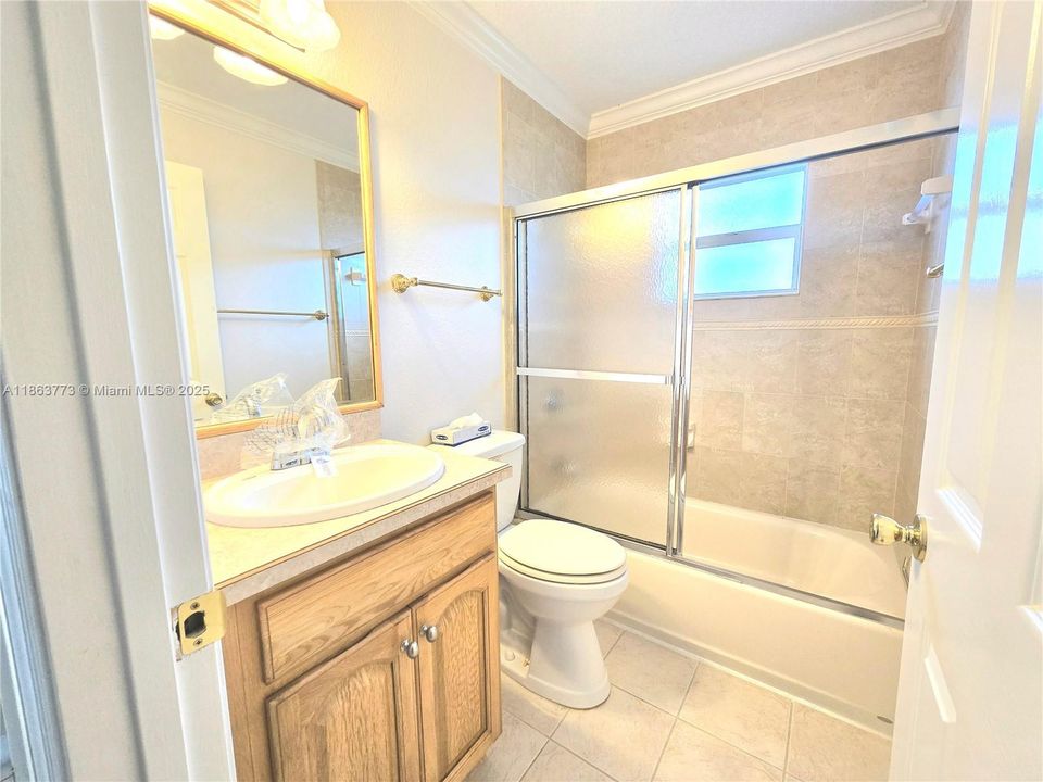 На продажу: $399,900 (3 спален, 3 ванн, 2118 Квадратных фут)