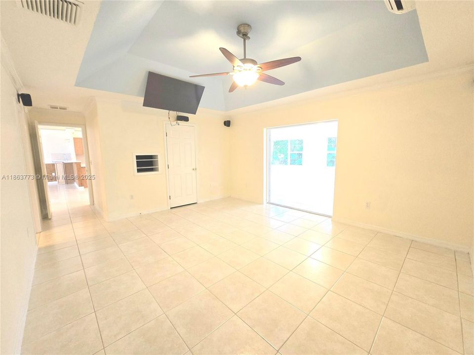 На продажу: $399,900 (3 спален, 3 ванн, 2118 Квадратных фут)