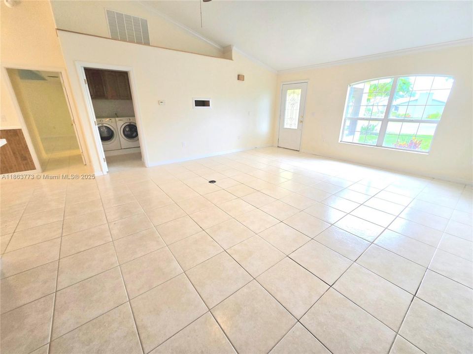 На продажу: $399,900 (3 спален, 3 ванн, 2118 Квадратных фут)