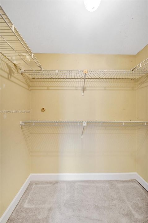 Под контрактом: $109,000 (2 спален, 2 ванн, 860 Квадратных фут)