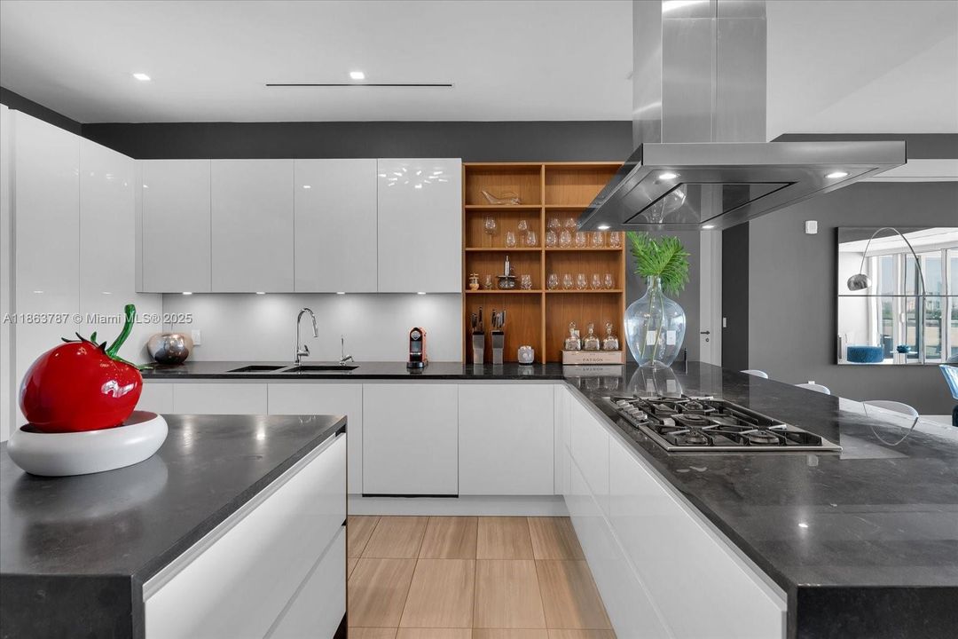 待售: $3,999,999 (3 贝兹, 3 浴室, 3232 平方英尺)