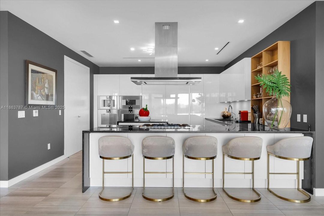 待售: $3,999,999 (3 贝兹, 3 浴室, 3232 平方英尺)