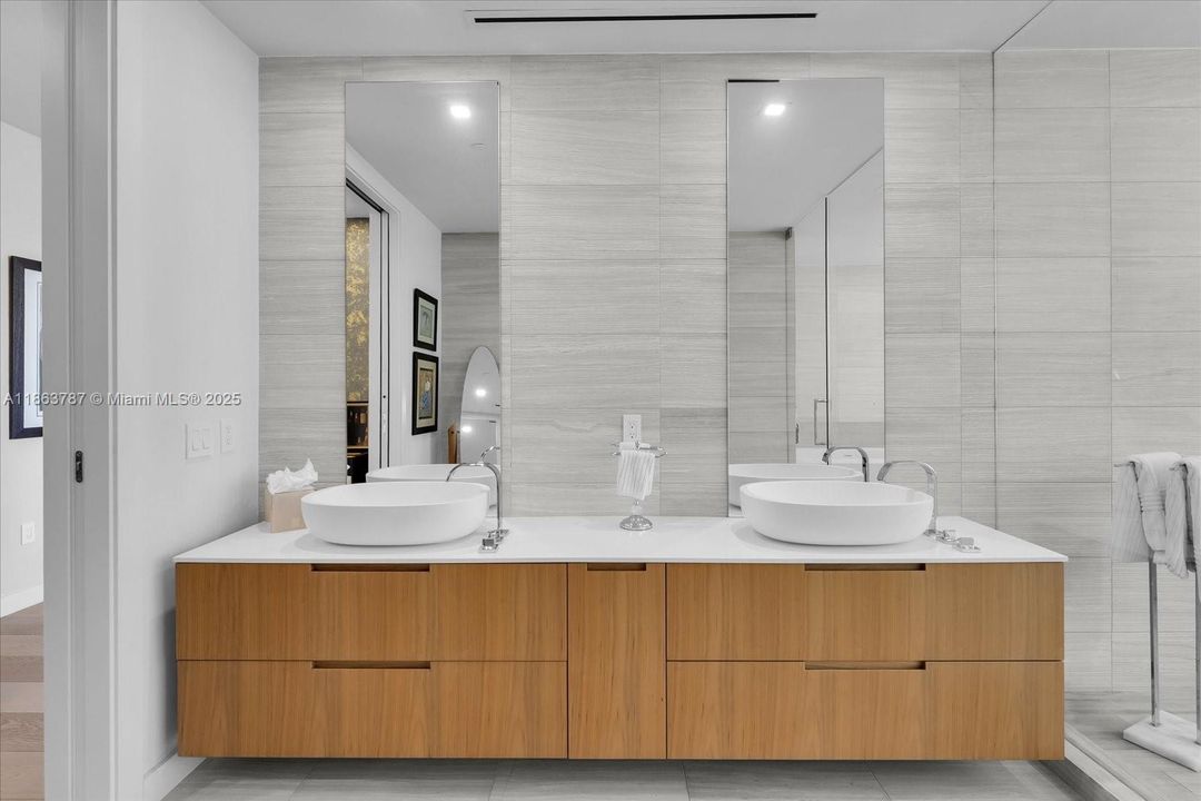 待售: $3,999,999 (3 贝兹, 3 浴室, 3232 平方英尺)